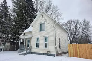 681 Madison St, Conneaut, OH 44030 - Photo 2