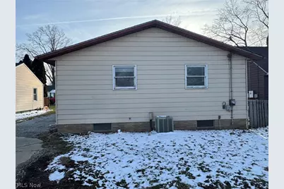 581 E 332nd Street, Eastlake, OH 44095 - Photo 16