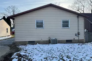 581 E 332nd St, Eastlake, OH 44095 - Photo 16