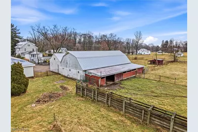 8539 Schubert Avenue NE, Alliance, OH 44601 - Photo 2