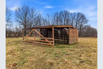 8539 Schubert Avenue NE, Alliance, OH 44601 - Photo 46