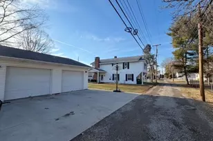 107 W 21st St, Dover, OH 44622 - Photo 2