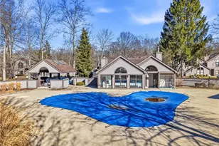 1183 Red Tail Hawk Dr, Boardman, OH 44512 - Photo 2