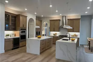 855 Club Dr W, Aurora, OH 44202 - Photo 2