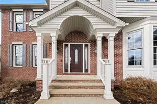 652 Treeside Ln, Avon Lake, OH 44012 - Photo 2