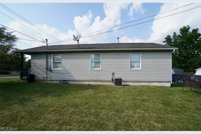 3002 Harmont Avenue NE, Canton, OH 44705 - Photo 4