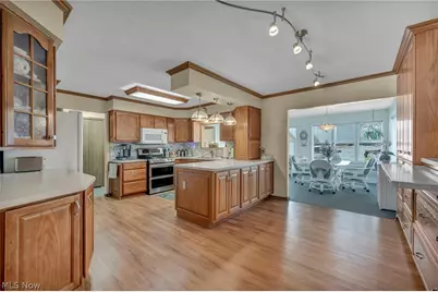 9217 Bechtel Road, Elyria, OH 44035 - Photo 8