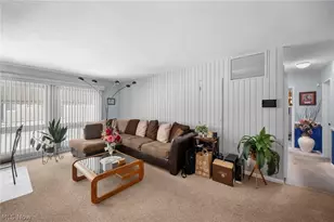 1682 Wakefield Dr, Akron, OH 44320 - Photo 4