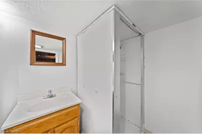 1410 Colonial Boulevard NE, Canton, OH 44714 - Photo 24