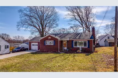 1410 Colonial Boulevard NE, Canton, OH 44714 - Photo 2