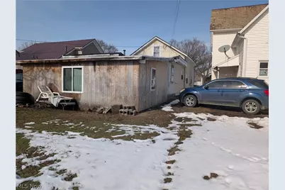 332 Front Avenue SW, New Philadelphia, OH 44663 - Photo 2