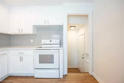 20600 Watson Road, Maple Heights, OH 44137 - Photo 2