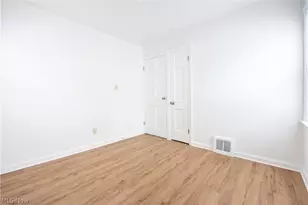 20600 Watson Rd, Maple Heights, OH 44137 - Photo 20