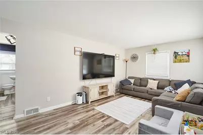 601 Cora Avenue, Akron, OH 44312 - Photo 2