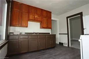 9409 Mt Auburn Ave, Loveland, OH 44104 - Photo 10