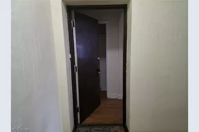 15610 Van Aken Boulevard #18, Huber Heights, OH 44120 - Photo 6