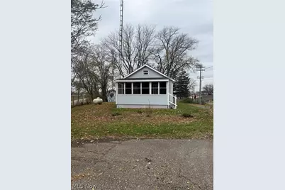 1729 Gambrinus Avenue SW, Canton, OH 44706 - Photo 1