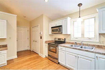 2729 Ariels Way, Akron, OH 44312 - Photo 4