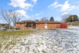 49075 Maple Ln, East Liverpool, OH 43920 - Photo 2