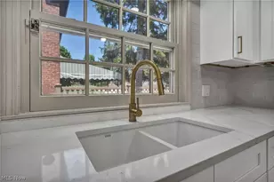 3635 Tolland Rd, Huber Heights, OH 44122 - Photo 16