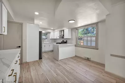 3635 Tolland Road, Huber Heights, OH 44122 - Photo 10