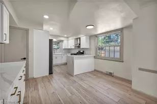 3635 Tolland Rd, Huber Heights, OH 44122 - Photo 10