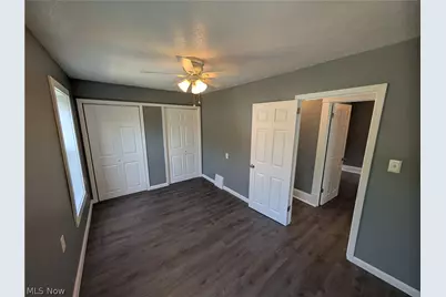 807 Woodland Avenue, Elyria, OH 44035 - Photo 12