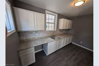 807 Woodland Avenue, Elyria, OH 44035 - Photo 8