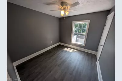 807 Woodland Avenue, Elyria, OH 44035 - Photo 14