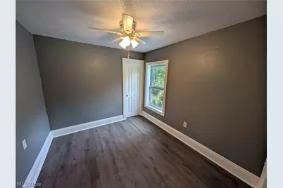 807 Woodland Avenue, Elyria, OH 44035 - Photo 16