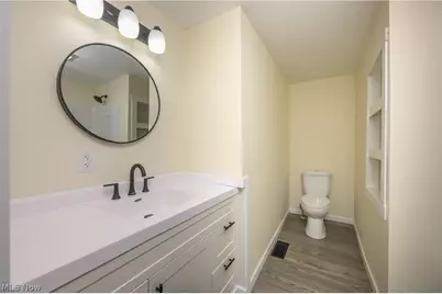 530 E High Street, Uhrichsville, OH 44683 - Photo 14