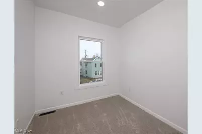 530 E High Street, Uhrichsville, OH 44683 - Photo 20