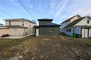 530 E High St, Uhrichsville, OH 44683 - Photo 4