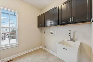 866 Somerby Cir, Uniontown, OH 44685 - Photo 14