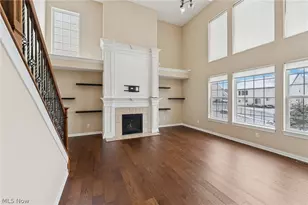 866 Somerby Cir, Uniontown, OH 44685 - Photo 4