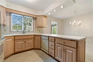 2240 Devonshire Dr NW, Canton, OH 44708 - Photo 12
