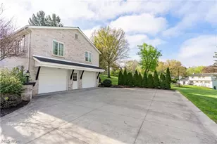 2240 Devonshire Dr NW, Canton, OH 44708 - Photo 32