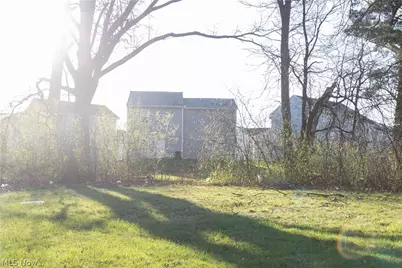 557 Wildwood Avenue, Akron, OH 44320 - Photo 2