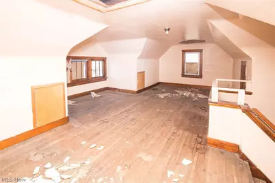 557 Wildwood Avenue, Akron, OH 44320 - Photo 8