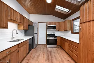 23993 Fairlawn Dr, North Olmsted, OH 44070 - Photo 4