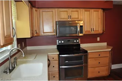 7615 Stuhldreher Street NW, Massillon, OH 44646 - Photo 2