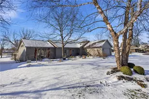 32933 Woodspring Cir, North Ridgeville, OH 44039 - Photo 4