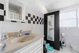 328 E 238th St, Euclid, OH 44123 - Photo 12