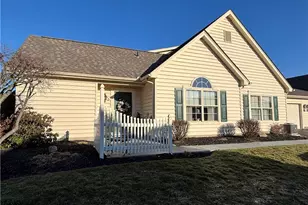 147 Village Ct, Columbiana, OH 44408 - Photo 2