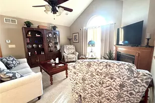 147 Village Ct, Columbiana, OH 44408 - Photo 8