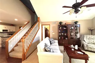 147 Village Ct, Columbiana, OH 44408 - Photo 6