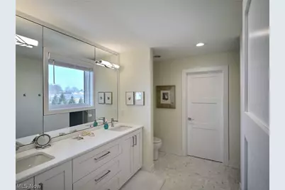 191 Bridgeport Way, Mayfield Heights, OH 44124 - Photo 12