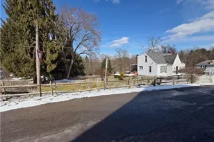 403 Burrows Ave, East Liverpool, OH 43920 - Photo 4