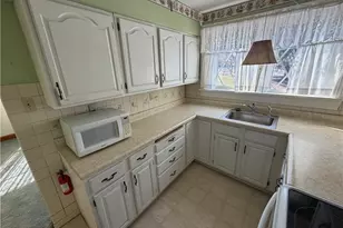 403 Burrows Ave, East Liverpool, OH 43920 - Photo 22