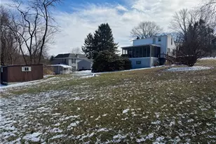 403 Burrows Ave, East Liverpool, OH 43920 - Photo 8